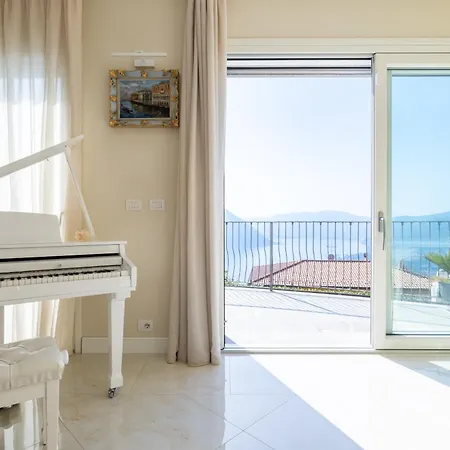 Βίλα Kirivangio With Pool & Τσερνόμπιο